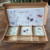 Zaaipakket Veer Moon Toost: Ontdek de magie van zelf zaaien! Dit complete pakket bevat alles wat je nodig hebt voor een bloeiende tuin. Inclusief hoogwaardige zaden, potgrond en duidelijke instructies. Perfect voor zowel beginners als ervaren tuiniers. Groei je eigen bloemen en geniet van de natuur!